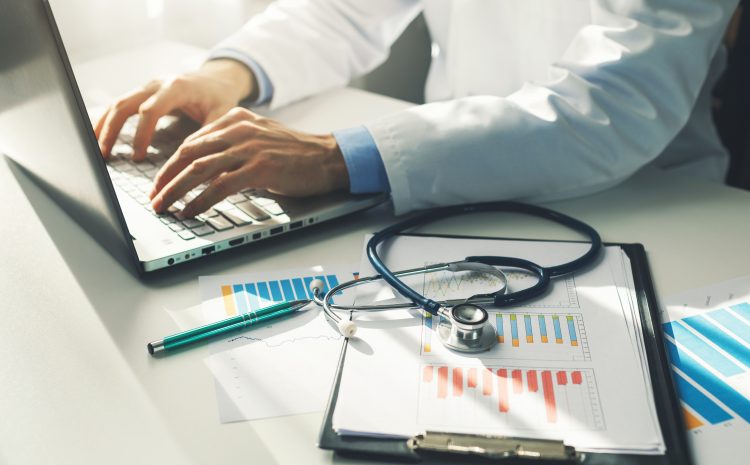Software médico: como ele maximiza a experiência do paciente?